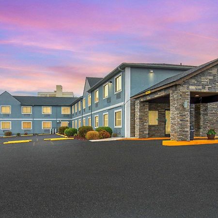 Super 8 By Wyndham Somerset Exterior foto